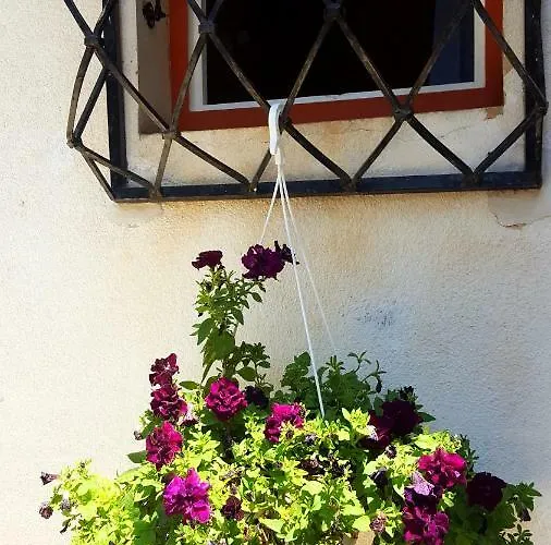 Josephine's Garden أوباتيا